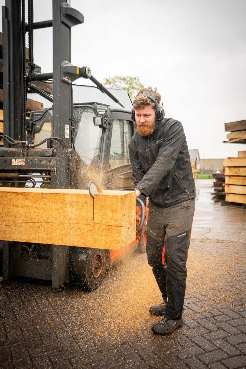 Hout op Maat Laten Zagen: Voor het Perfecte Bouwresultaat